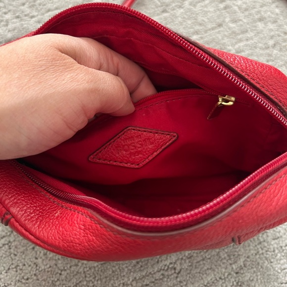 Fossil Red Leather Crossbody Bag - Picture 11 of 13
